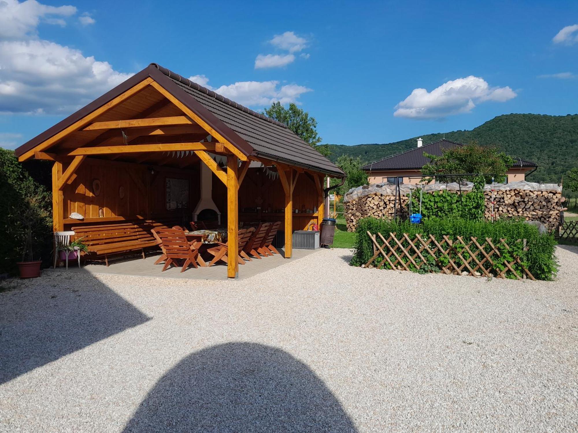 Penzion Anika Krasnohorska Dlha Luka Esterno foto