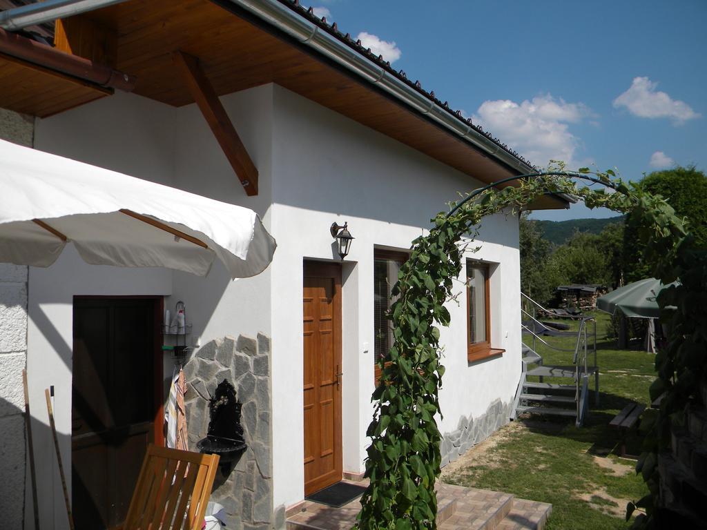 Penzion Anika Krasnohorska Dlha Luka Esterno foto